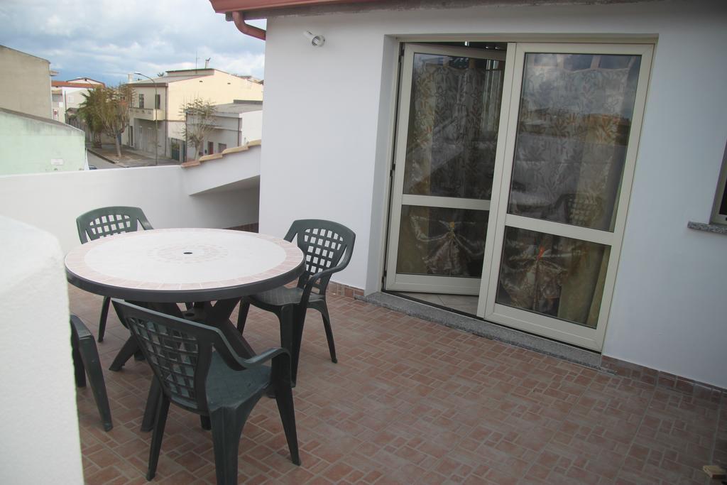 Panta House Lejlighed San Giovanni Suèrgiu Eksteriør billede